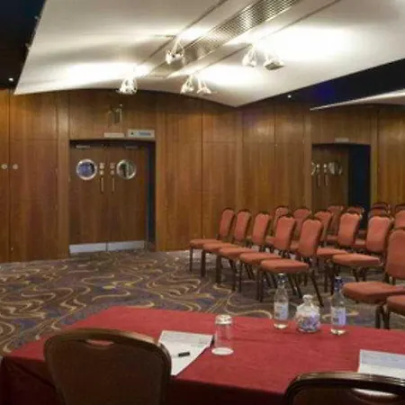 Hotel Mercure London Heathrow Airport 4*