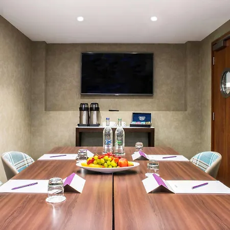 Hotel Mercure London Heathrow Airport 4*