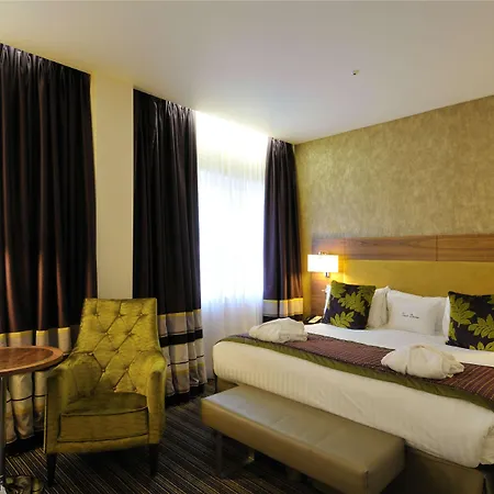 Szálloda Doubletree By Hilton - West End London