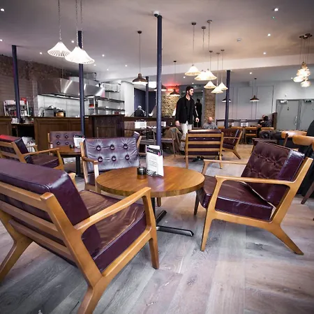 Hostel Publove @ The Crown, Battersea *