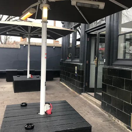 Hostel Publove @ The Crown, Battersea London