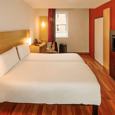 Ibis Greenwich 3*