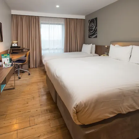 Holiday West By Ihg Отель