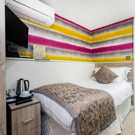 Hotel Shepherds Bush 4*