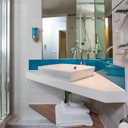Hotel Holiday Express London-hammersmith By Ihg 3*