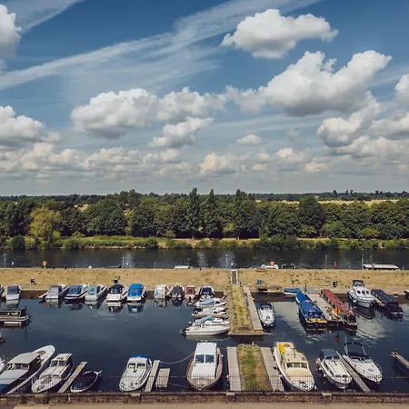 Hotel Crowne Plaza London - Kingston By Ihg 4*