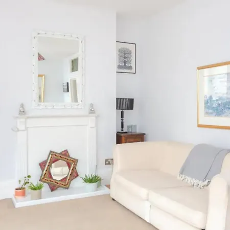 Cheerful 1 Bedroom In Vibrant Maida Vale London