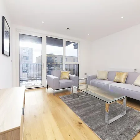 Stylish Family Sized 2 Bedroom Apartment