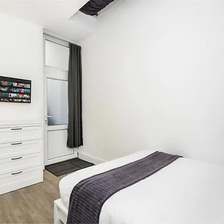 Two Bedroom In Central With Large Terrace Apartment