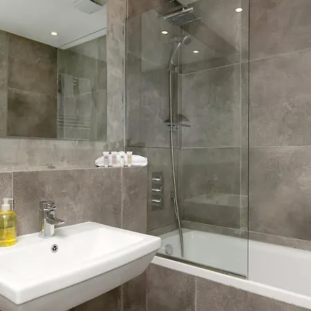 Penthousestays Nr Notting Hill - Luxury 2 Bedroom King Bed - Near Portobello Road Apartment