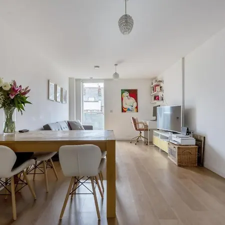 Apartment Stylish 2bed2bath Flat Roof Garden View