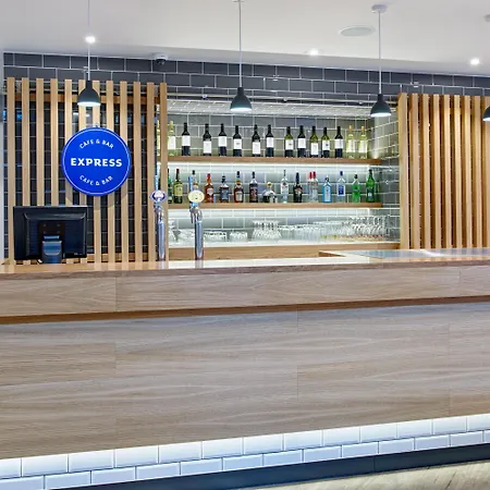 Express London-ealing, An Ihg London