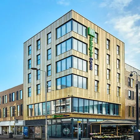 Express London-ealing, An Ihg