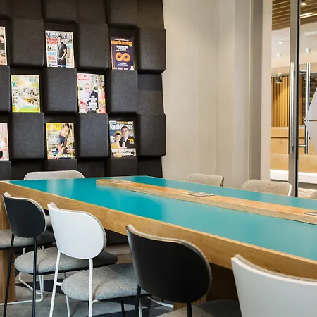 Express London-ealing, An Ihg