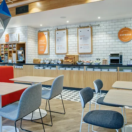 Express London-ealing, An Ihg London