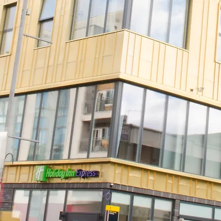 Express London-ealing, An Ihg