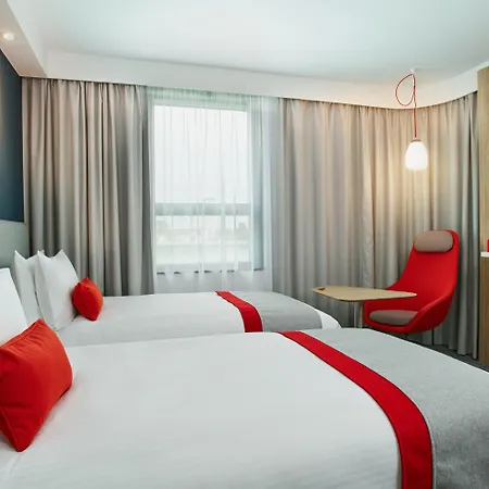 Hotel Express London-ealing, An Ihg 3*