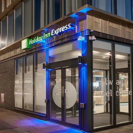 Hotel Express London-ealing, An Ihg 3*
