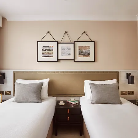 The Clermont London, Victoria 4* London