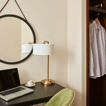 The Clermont London, Victoria Hotel