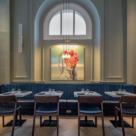 The Clermont London, Victoria