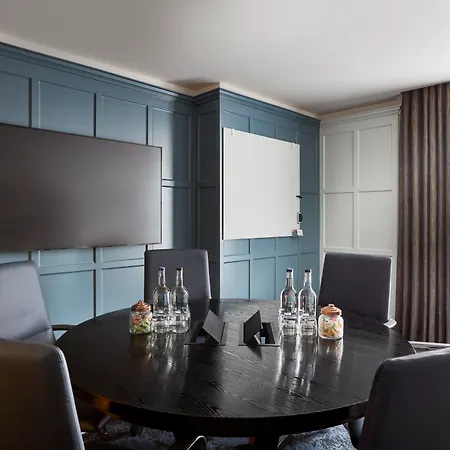 The Clermont London, Victoria 4* London