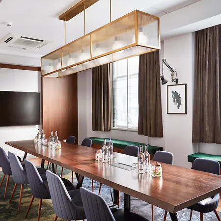 The Clermont London, Victoria Hotel 4*