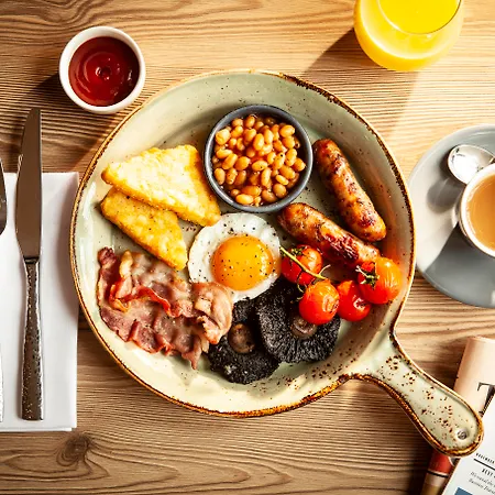 The Clermont London, Victoria 4* London