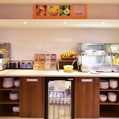 Express Victoria By Ihg 3* London
