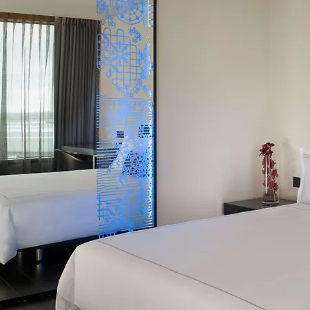 Hotel Park Plaza London, Park Royal