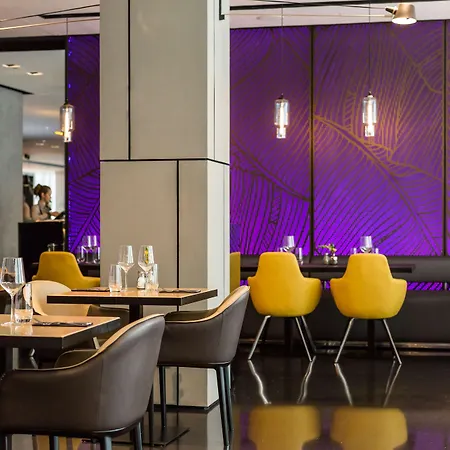 Park Plaza London, Park Royal Hotel 4*