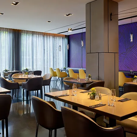 Hotel Park Plaza London, Park Royal 4*