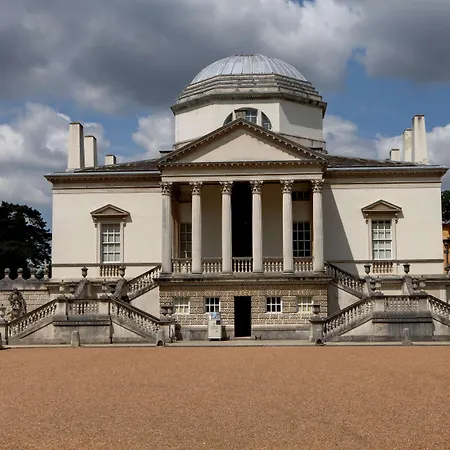 Western Chiswick Palace & 3* London