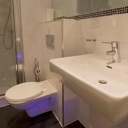 Hotel Nox Olympia 4*