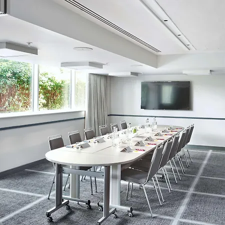 Hyatt Place London Heathrow Airport Hotel