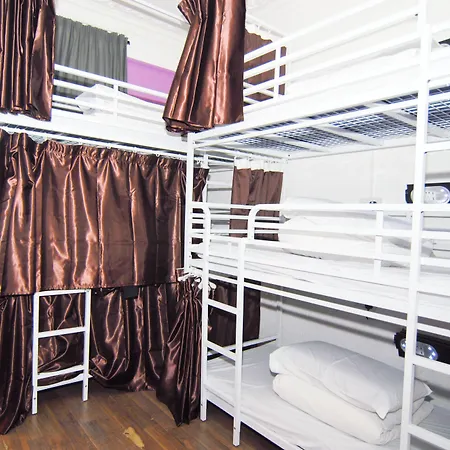 Book A Bed אכסניה