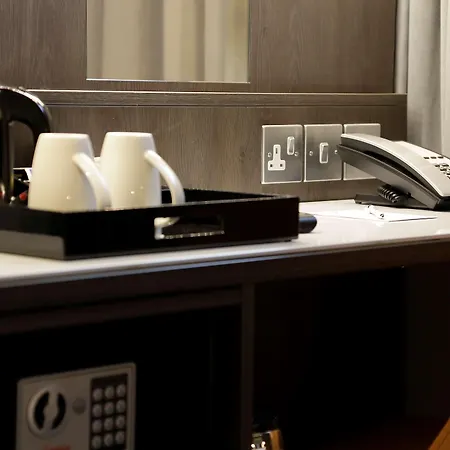 Western Vauxhall Hotel 4*