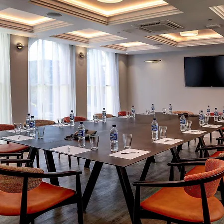 Western Queens Crystal Palace Hotel 3*