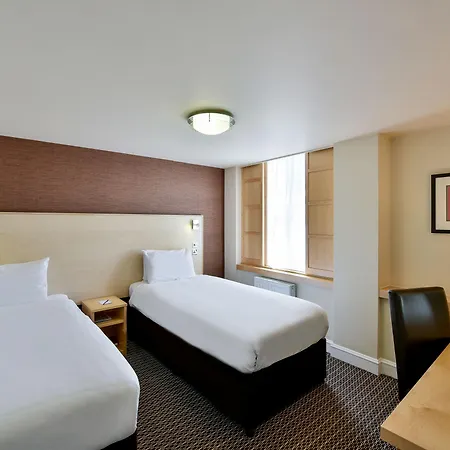 Palace 4* London