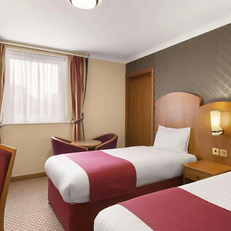 Savera South Hotel 3*