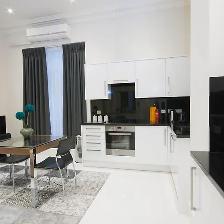 Queensgate Court Aparthotel Londra