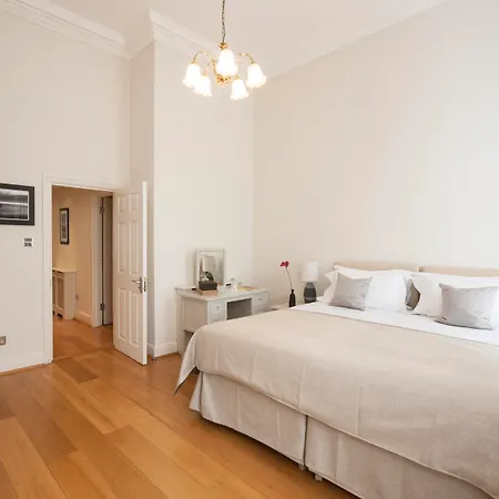 Queensgate Court Aparthotel Londra