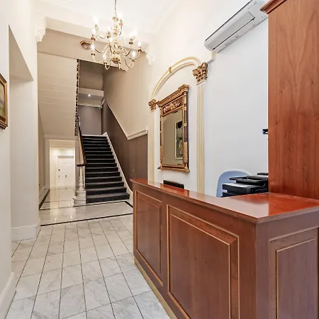 Queensgate Court 4* Londra