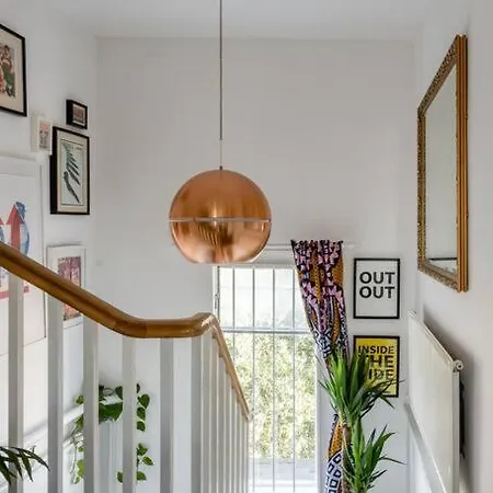 Beautiful Two-floor Flat Near Tube Station