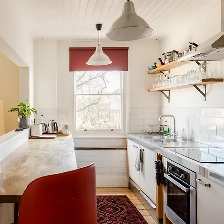 Beautiful Two-floor Flat Near Tube Station