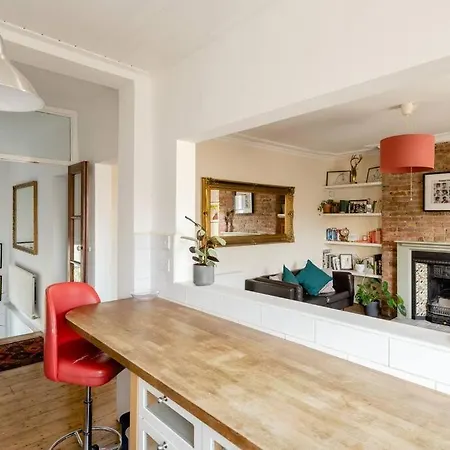 Apartment Beautiful Two-floor Flat Near Tube Station *