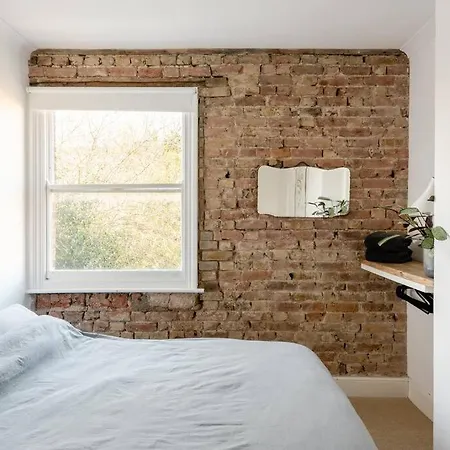 Beautiful Two-floor Flat Near Tube Station