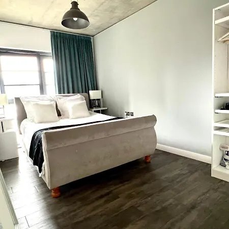 Two Bedroom Ferrum Wembley Park * London