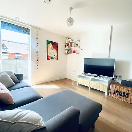 Apartment Stylish 2bed2bath Flat Roof Garden View