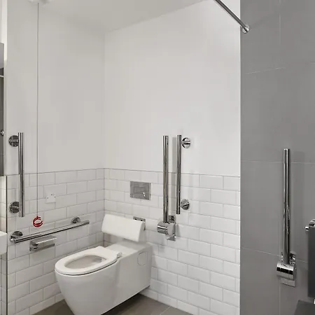 Citadines Islington 4*